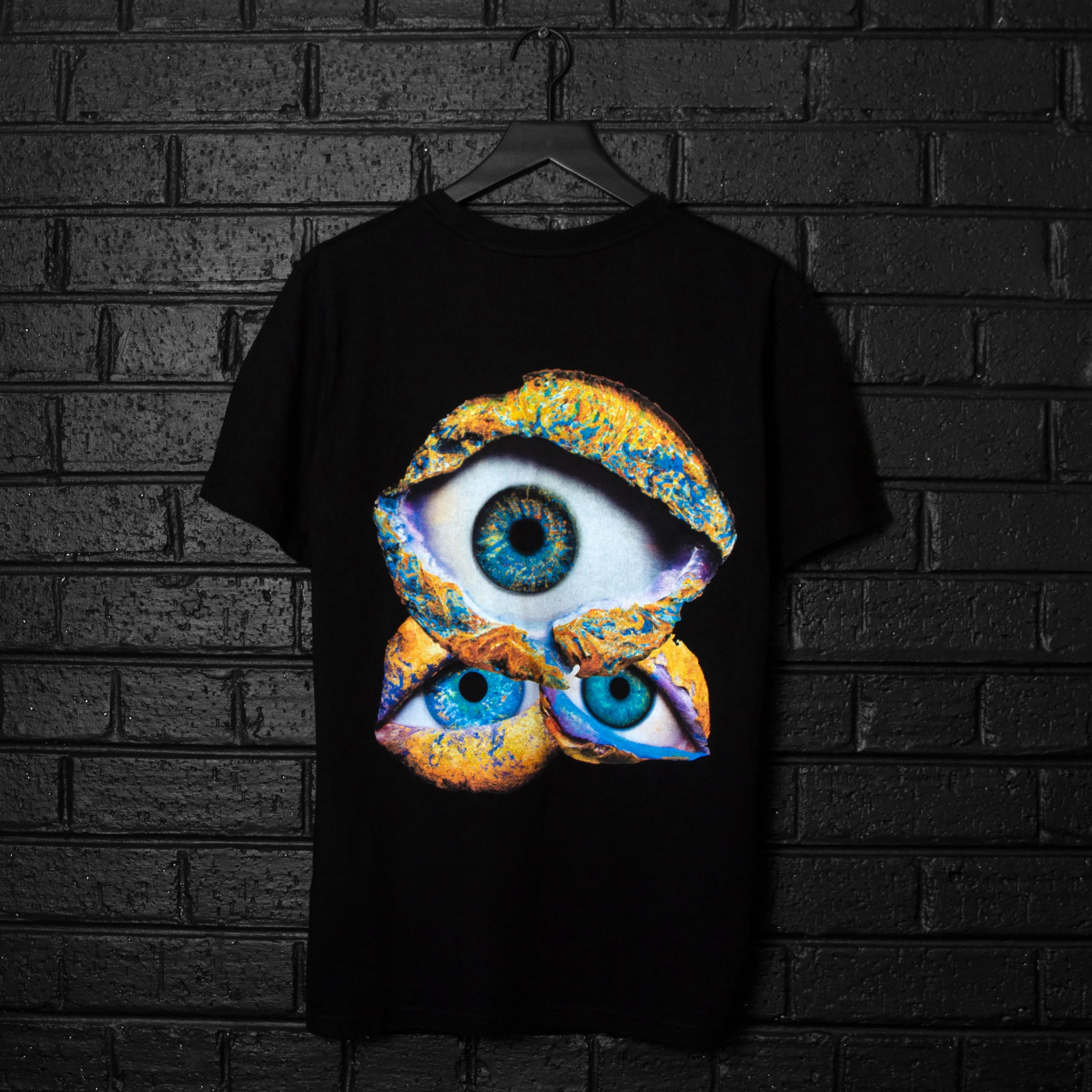 Eye Back Print - Tshirt - Black