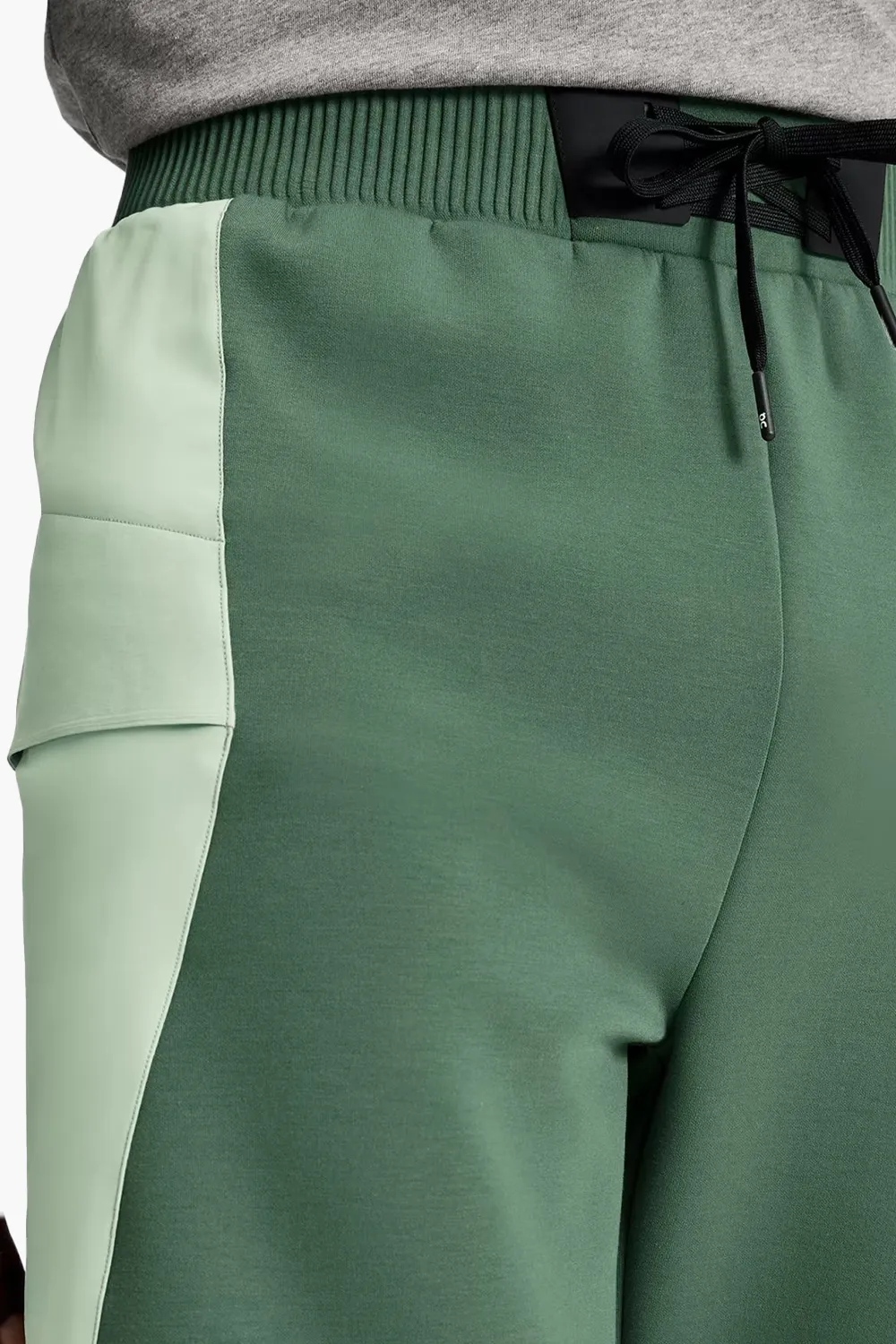 ON | Men's Movement Short in Ivy/Moss