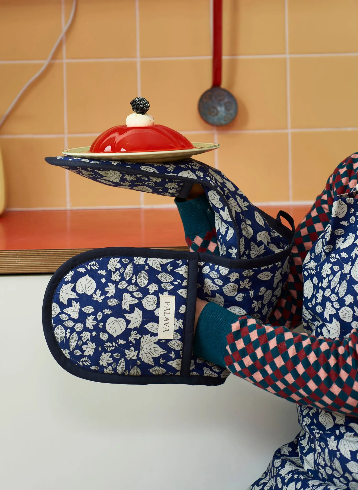 Oven Gloves - Navy Apple Orchard