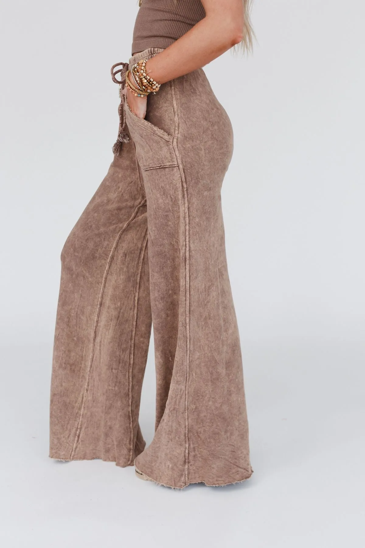 Relaxing Robin Wide Leg Pant - New Mocha