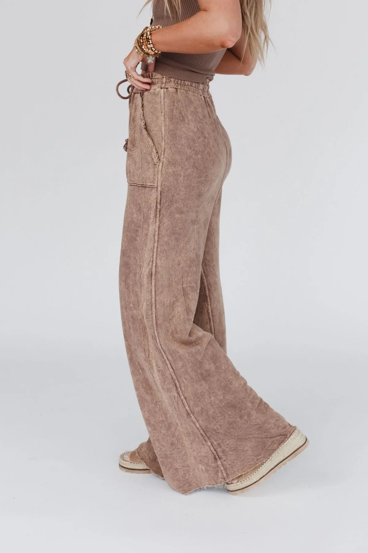 Relaxing Robin Wide Leg Pant - New Mocha