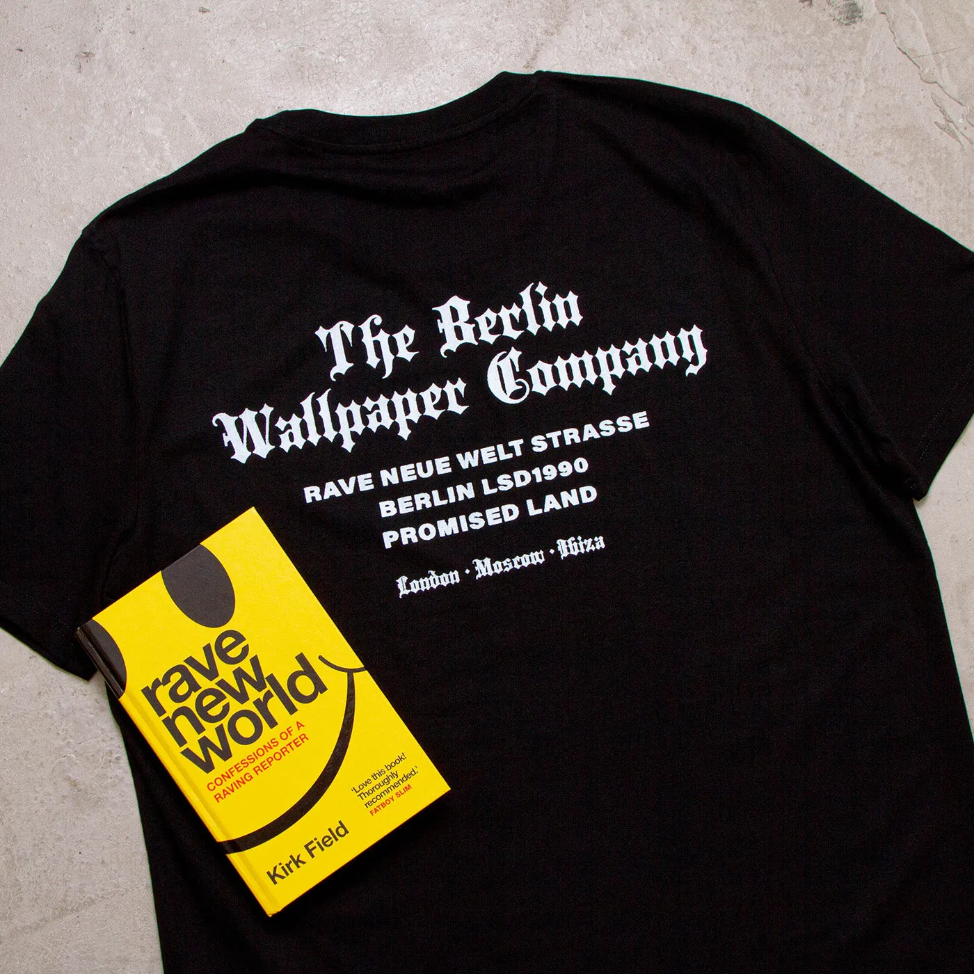 RNW Berlin Wallpaper Front Print - Tshirt - Black